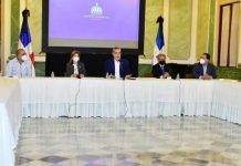 Gobierno incrementará 30% salario de médicos