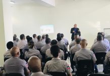 El costo de una Patria se imparte a oficiales de la Policía Nacional