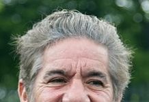 periodista, abogado, autor, comentarista político y expresentador de televisión estadounidense
