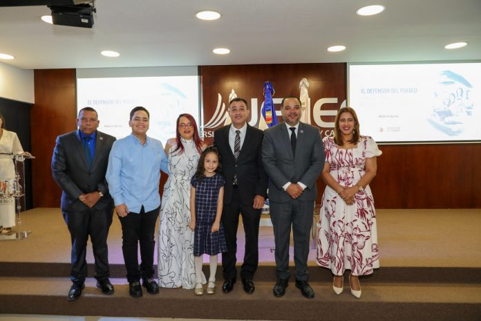 FOTOS PUESTA LIBRO